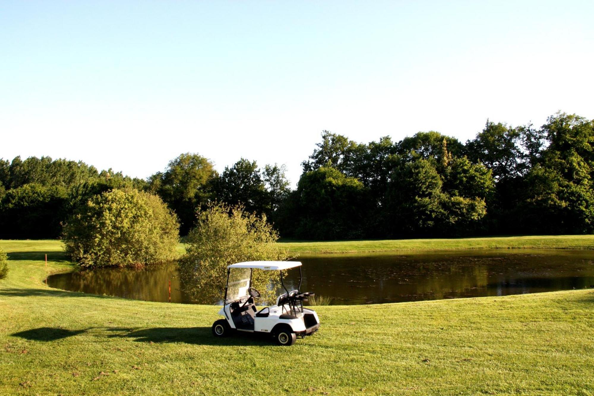 Anjou Golf And Country Club Hotel Champigné Екстериор снимка